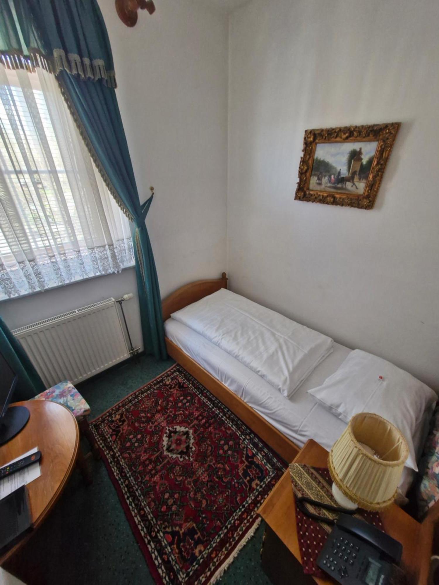 Hotel Razgorsek Велене Екстериор снимка
